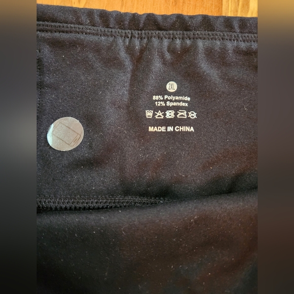 NWT T.G.P. Black Leggins.  Great pants.  Size 2XL.  Lots of stretch. - Picture 4 of 5